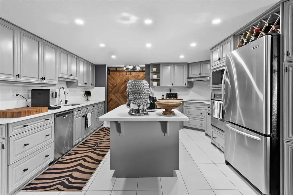 320 Meredith Road NE Calgary AB T2E 5A6