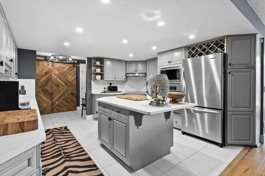 320 Meredith Road NE Calgary AB T2E 5A6