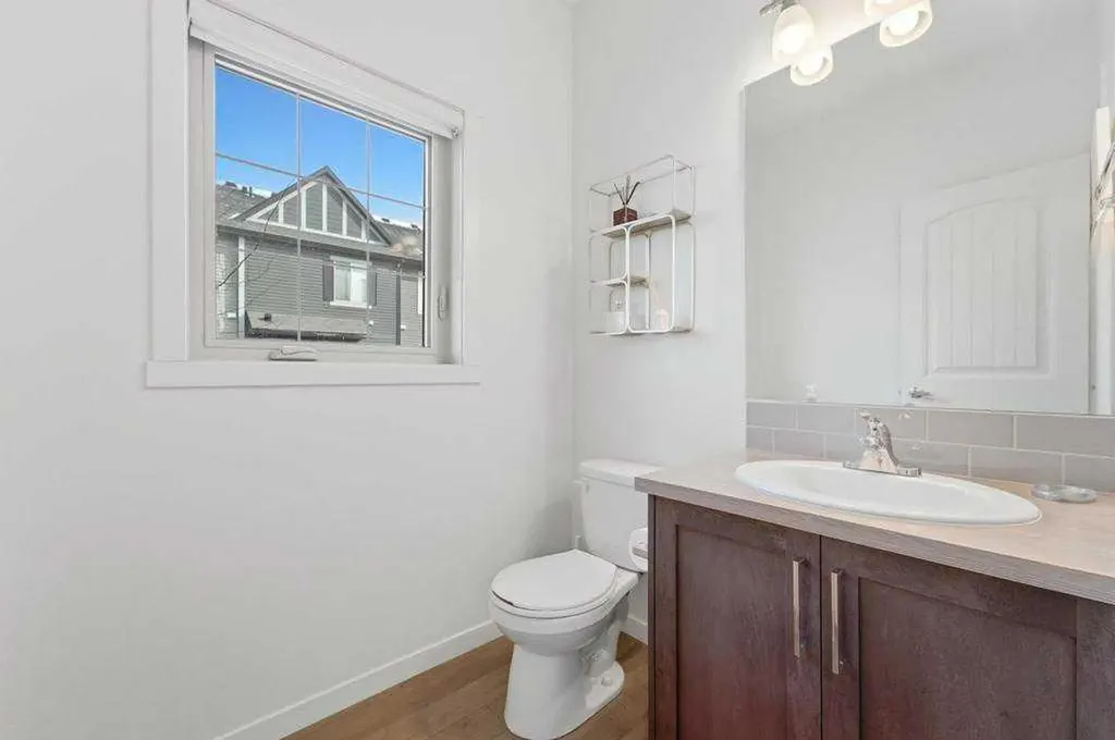 148 Legacy Point SE Calgary AB T2X 3Z3