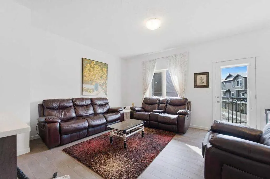148 Legacy Point SE Calgary AB T2X 3Z3