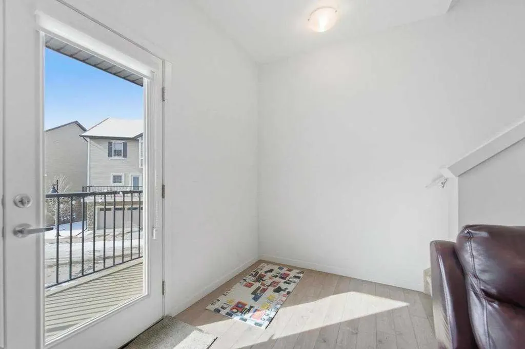 148 Legacy Point SE Calgary AB T2X 3Z3