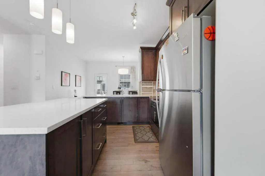 148 Legacy Point SE Calgary AB T2X 3Z3