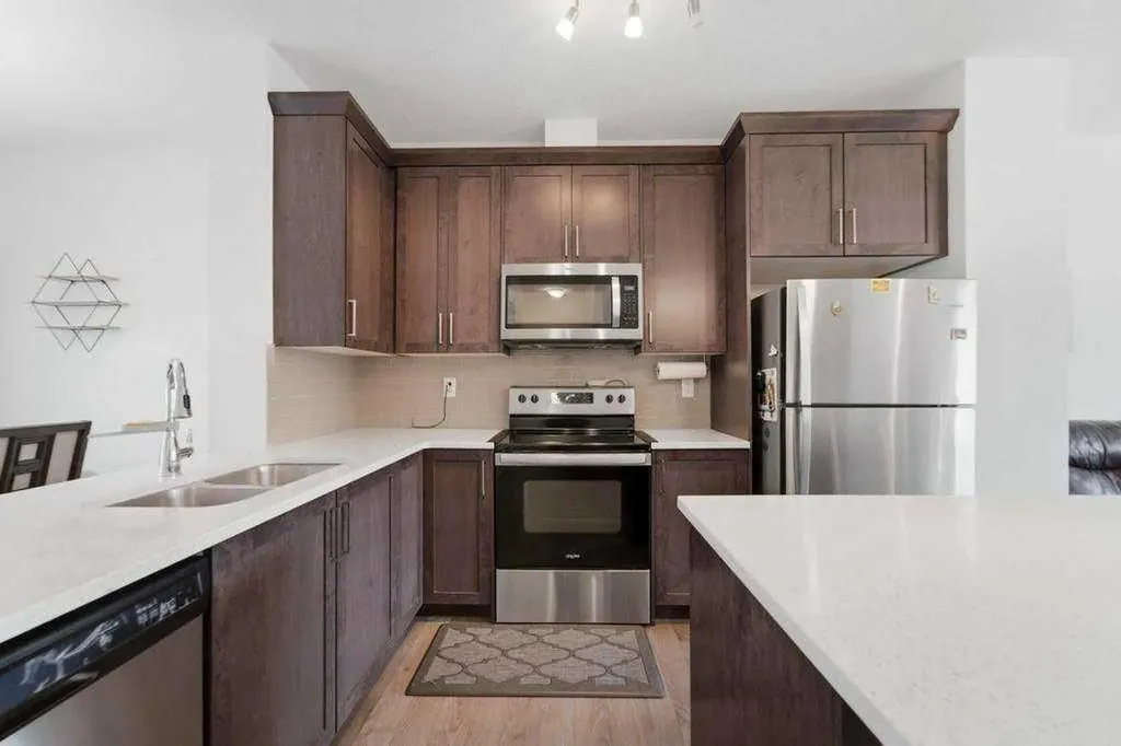 148 Legacy Point SE Calgary AB T2X 3Z3