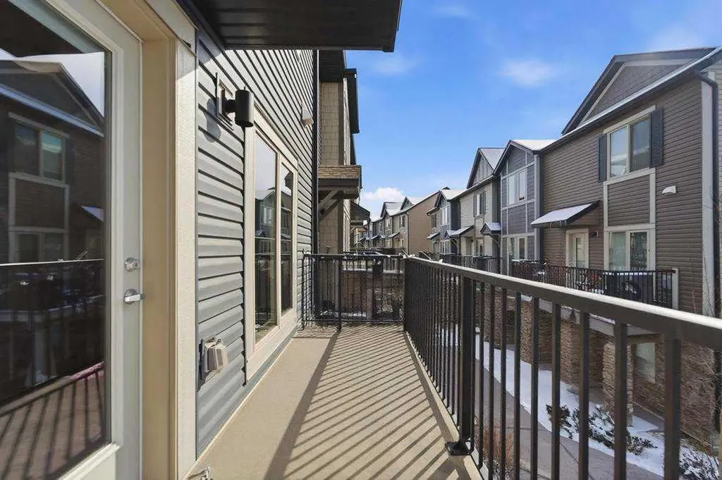 148 Legacy Point SE Calgary AB T2X 3Z3