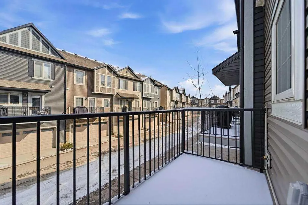 148 Legacy Point SE Calgary AB T2X 3Z3