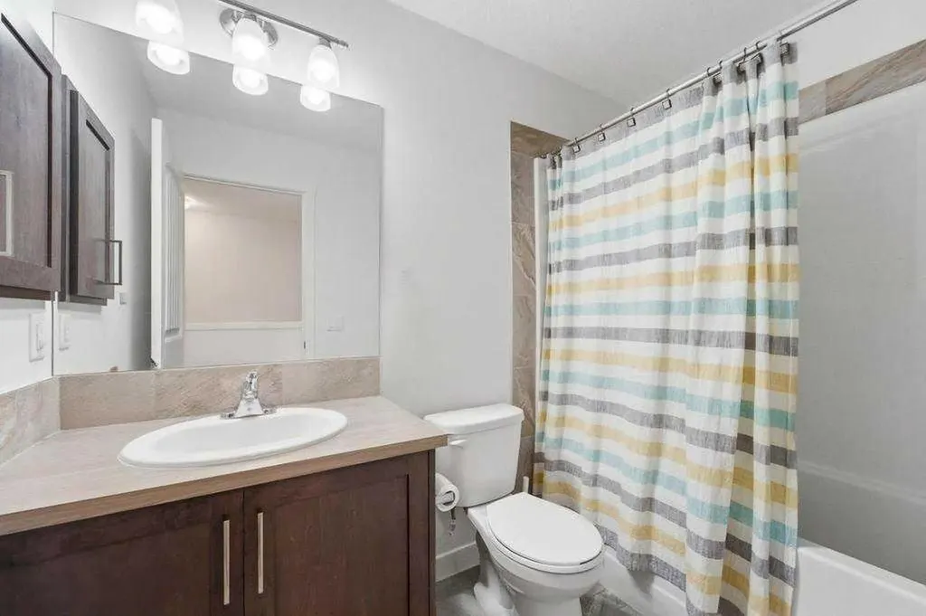 148 Legacy Point SE Calgary AB T2X 3Z3