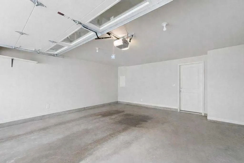 148 Legacy Point SE Calgary AB T2X 3Z3