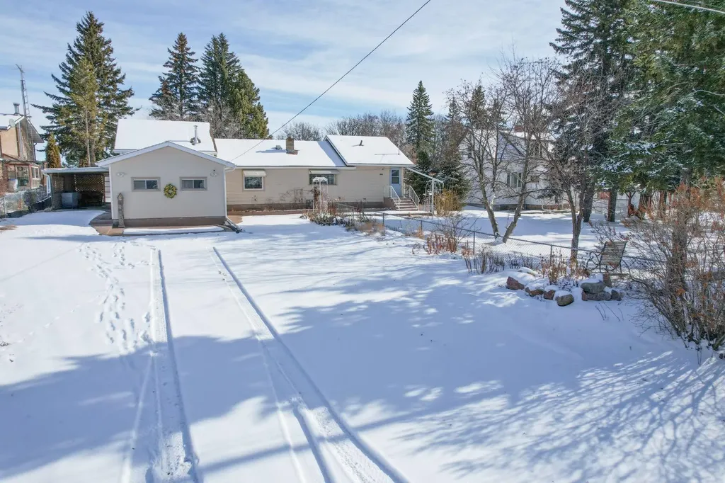 5223 Newson Boulevard Bashaw AB T0B 0H0