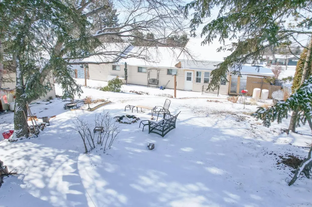 5223 Newsom Boulevard Bashaw AB T0B 0H0