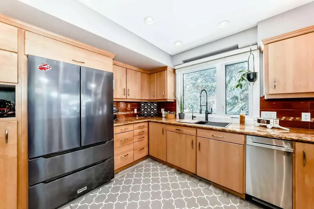 2002 Pump Hill Way SW Calgary AB T2V 4M4