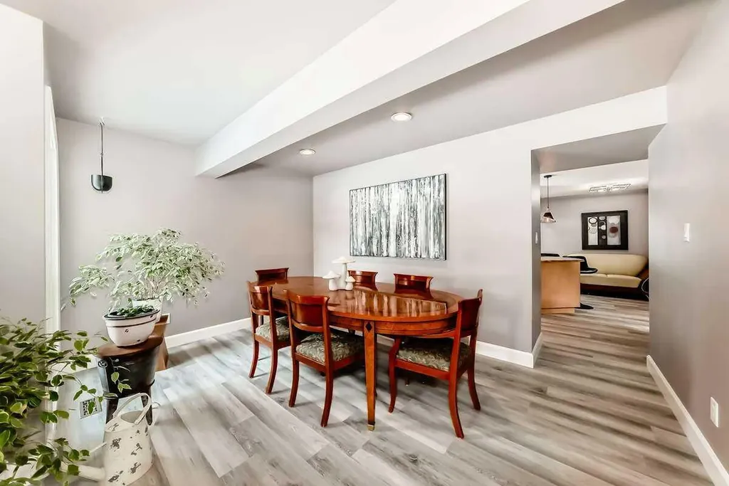 2002 Pump Hill Way SW Calgary AB T2V 4M4