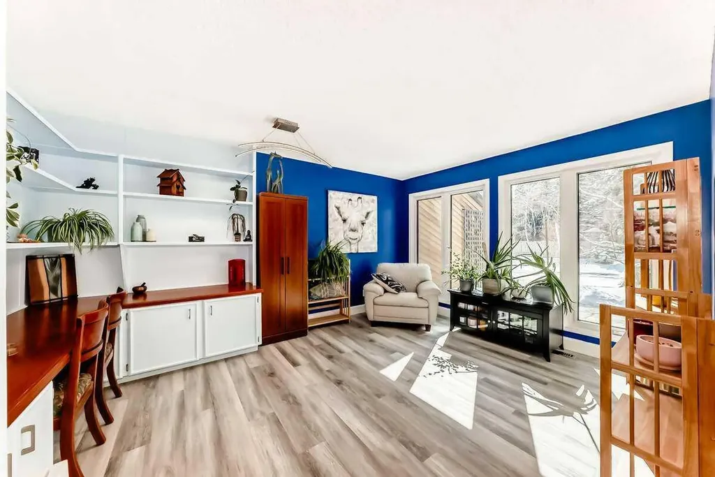 2002 Pump Hill Way SW Calgary AB T2V 4M4