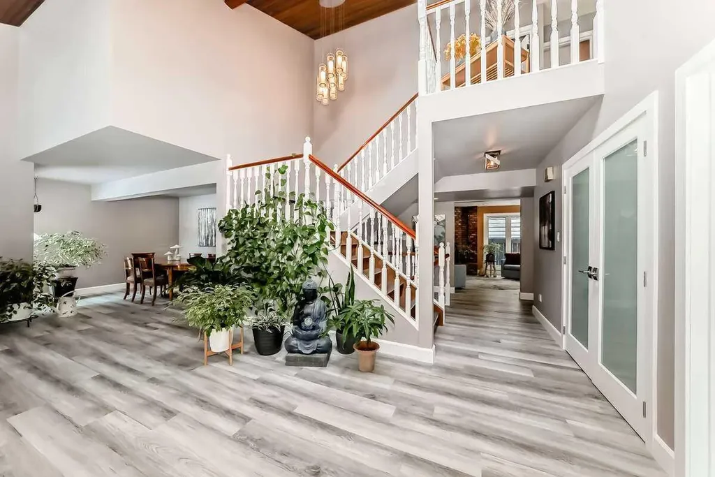 2002 Pump Hill Way SW Calgary AB T2V 4M4