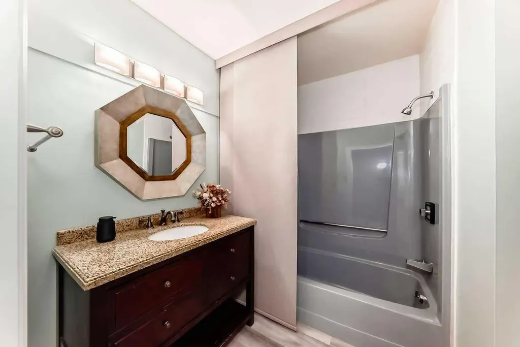 2002 Pump Hill Way SW Calgary AB T2V 4M4