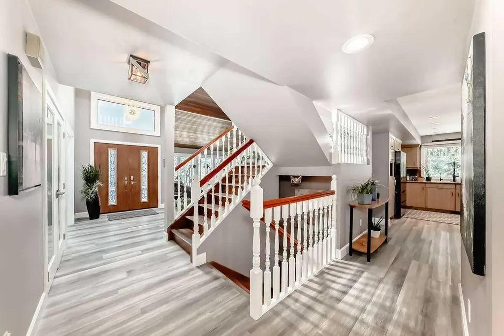 2002 Pump Hill Way SW Calgary AB T2V 4M4