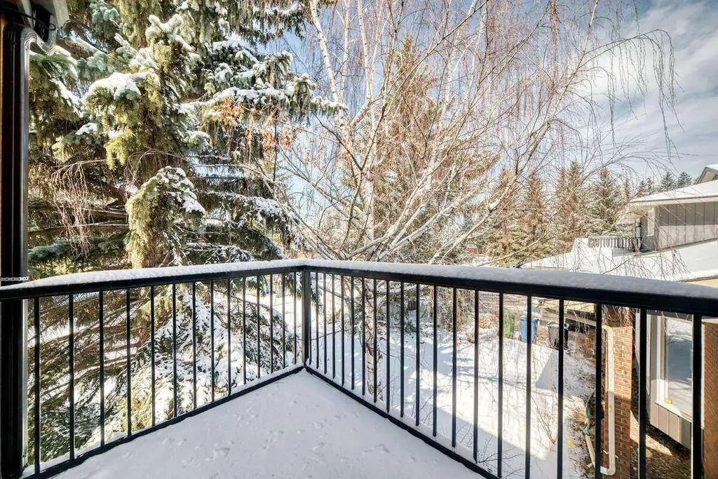 2002 Pump Hill Way SW Calgary AB T2V 4M4