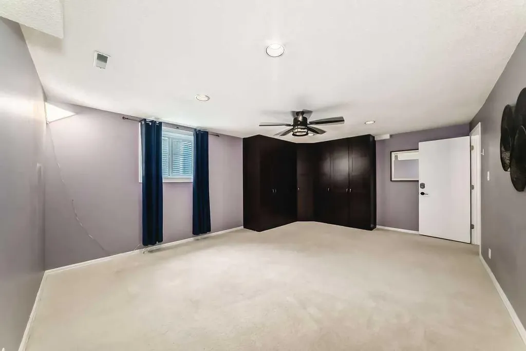 2002 Pump Hill Way SW Calgary AB T2V 4M4