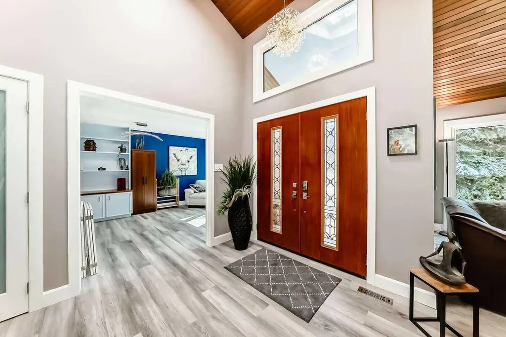 2002 Pump Hill Way SW Calgary AB T2V 4M4