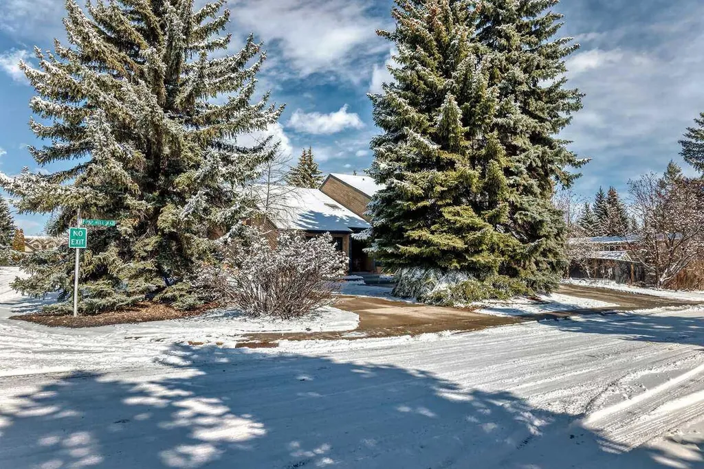 2002 Pump Hill Way SW Calgary AB T2V 4M4