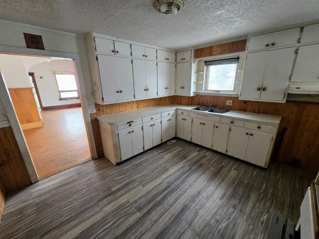4802 47 Street Stettler AB T0C 2L2