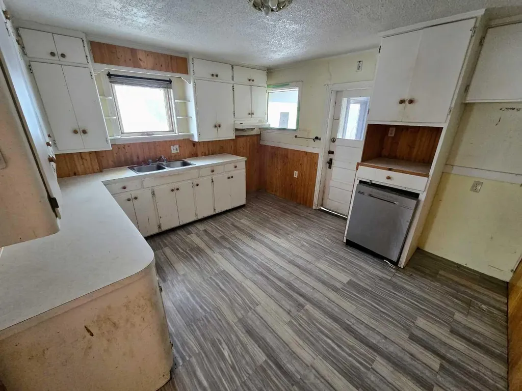 4802 47 Street Stettler AB T0C 2L2