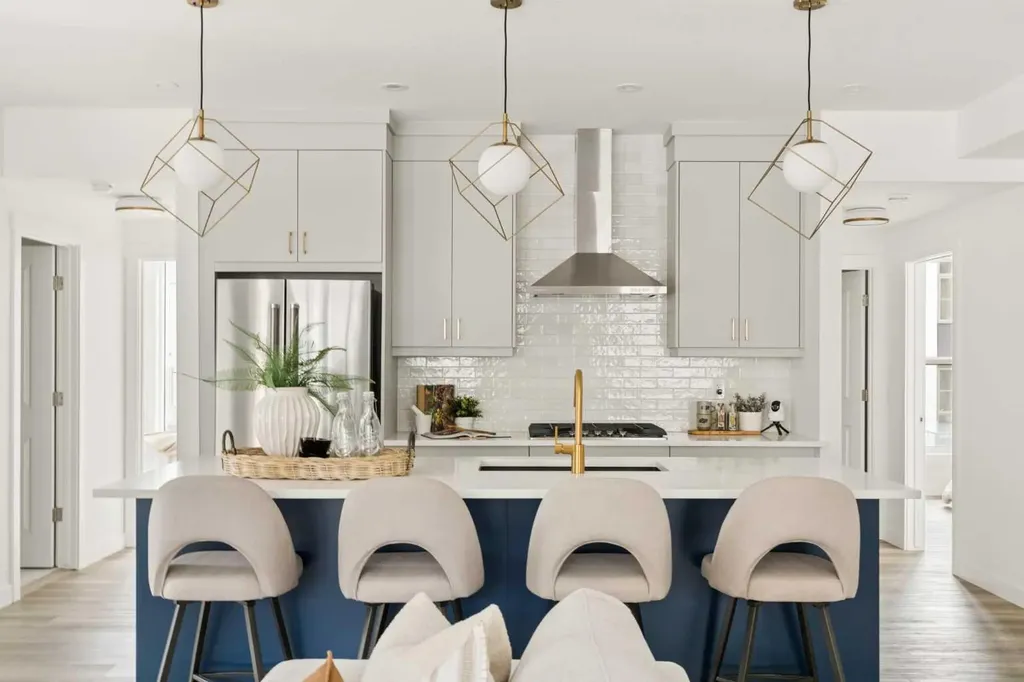 605 Sovereign Common SW Calgary AB T3C 3Y3