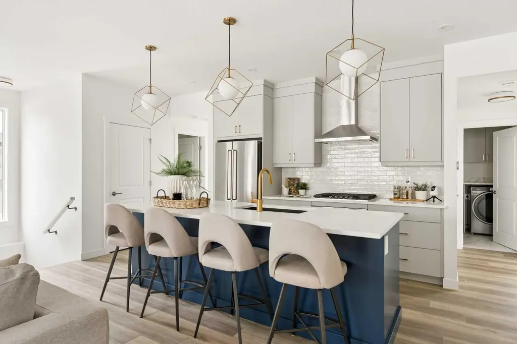 605 Sovereign Common SW Calgary AB T3C 3Y3
