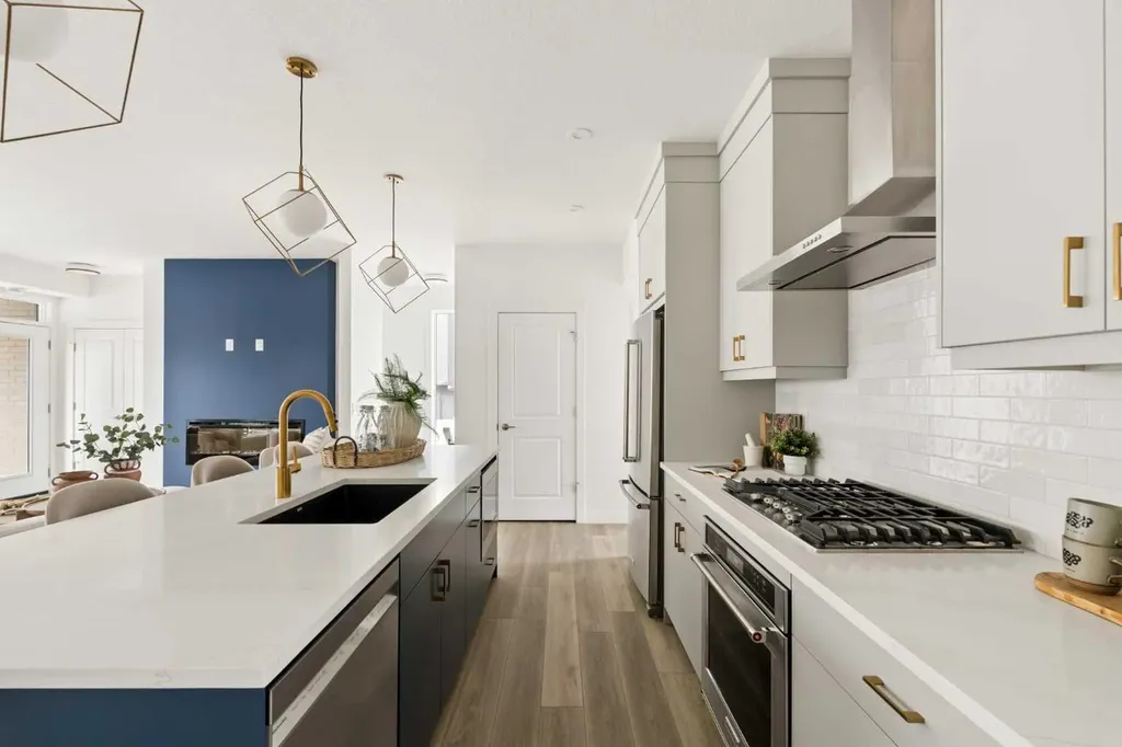 605 Sovereign Common SW Calgary AB T3C 3Y3