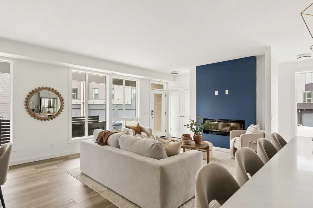 605 Sovereign Common SW Calgary AB T3C 3Y3