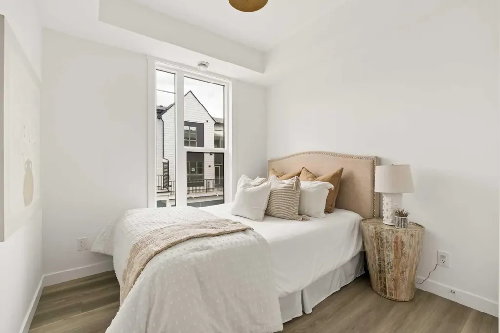 605 Sovereign Common SW Calgary AB T3C 3Y3