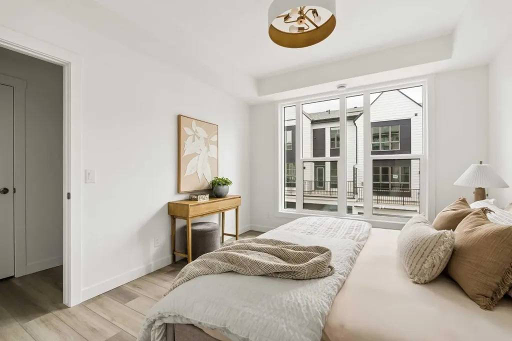 605 Sovereign Common SW Calgary AB T3C 3Y3