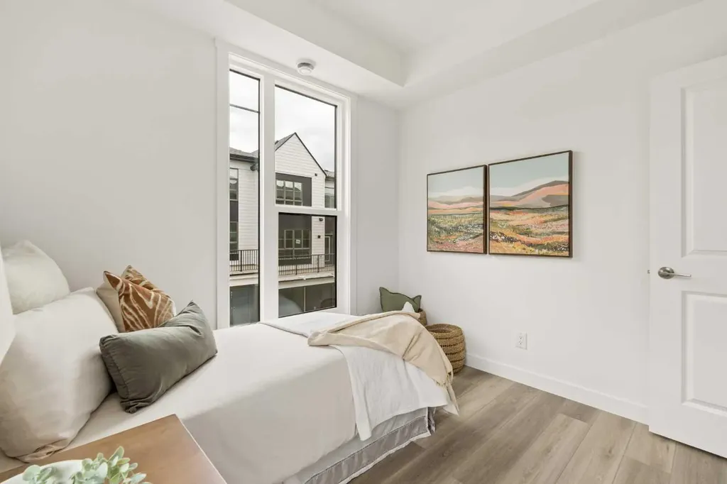 605 Sovereign Common SW Calgary AB T3C 3Y3