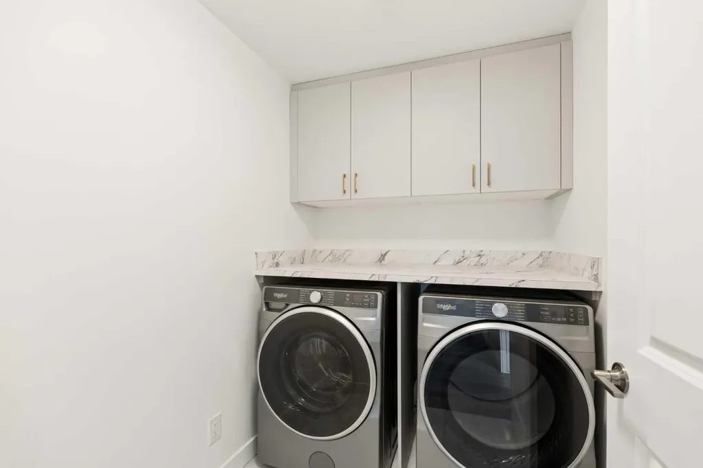 605 Sovereign Common SW Calgary AB T3C 3Y3