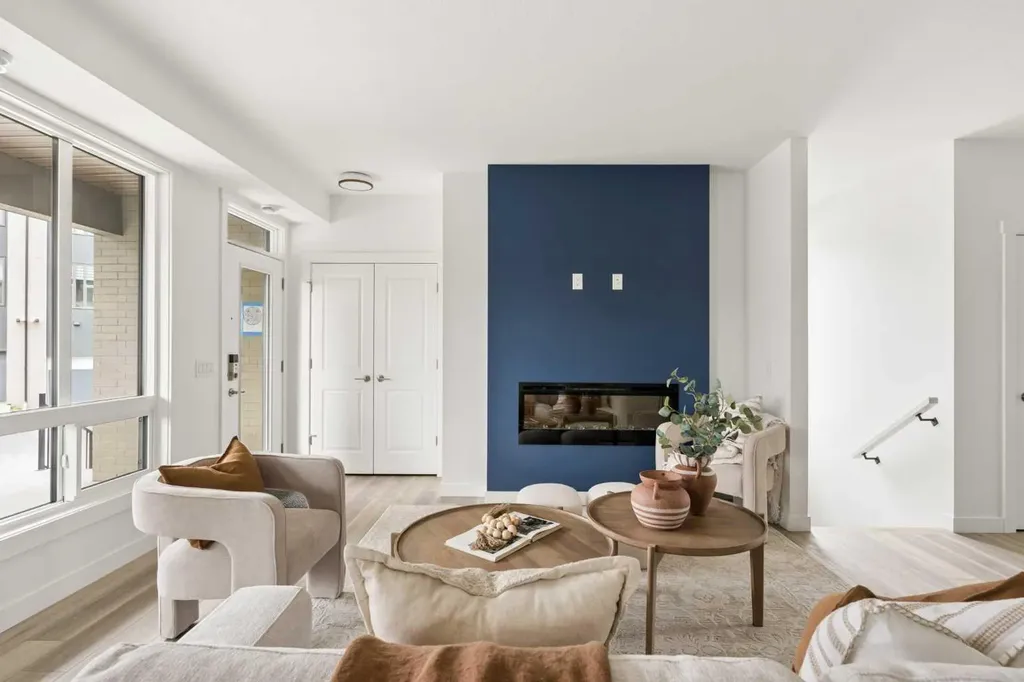 605 Sovereign Common SW Calgary AB T3C 3Y3