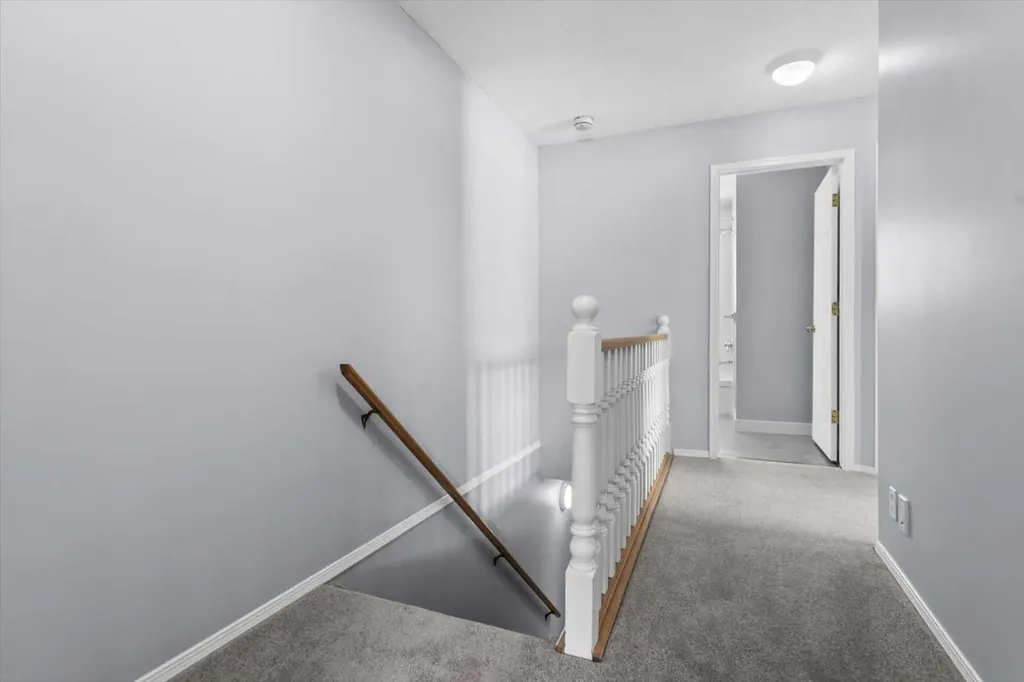 3103 39 Street SW Calgary AB T3E 3G9