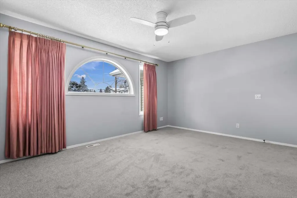 3103 39 Street SW Calgary AB T3E 3G9