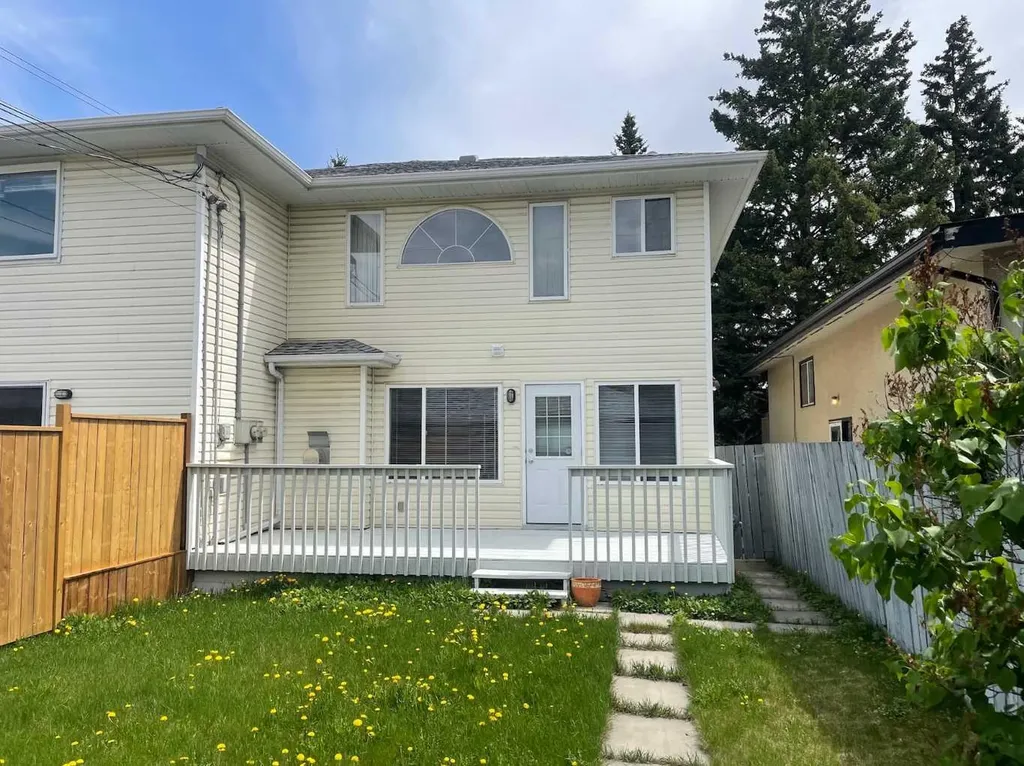 3103 39 Street SW Calgary AB T3E 3G9