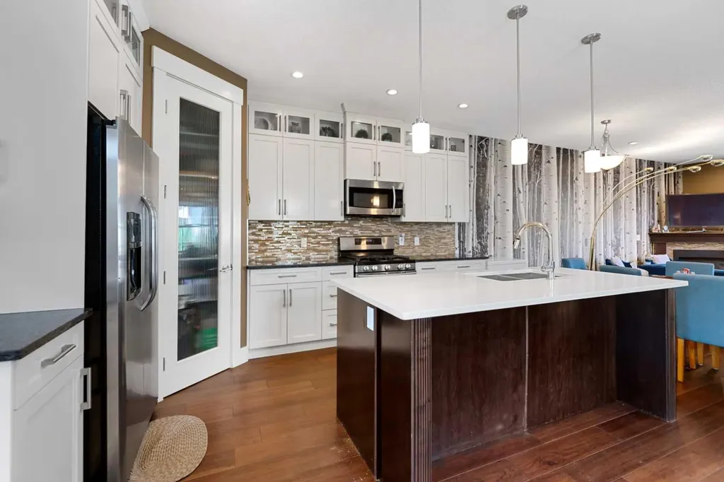 4410 17 Avenue NW Calgary AB T3B 0N8