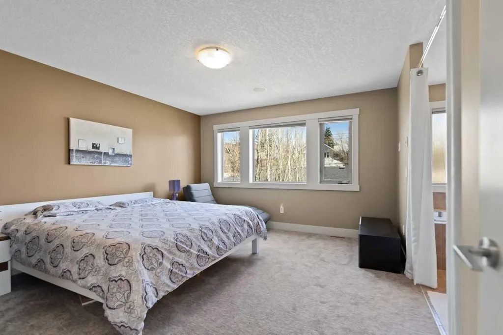 4410 17 Avenue NW Calgary AB T3B 0N8