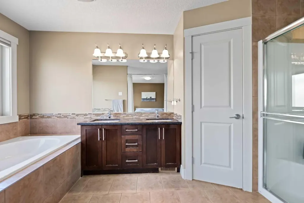 4410 17 Avenue NW Calgary AB T3B 0N8