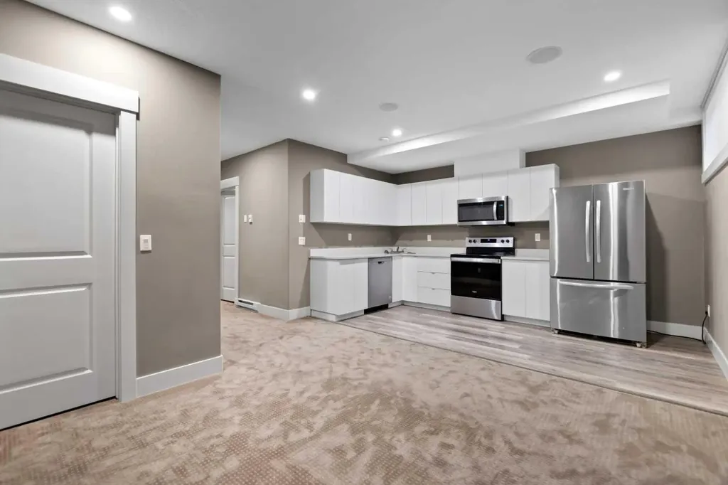 4410 17 Avenue NW Calgary AB T3B 0N8