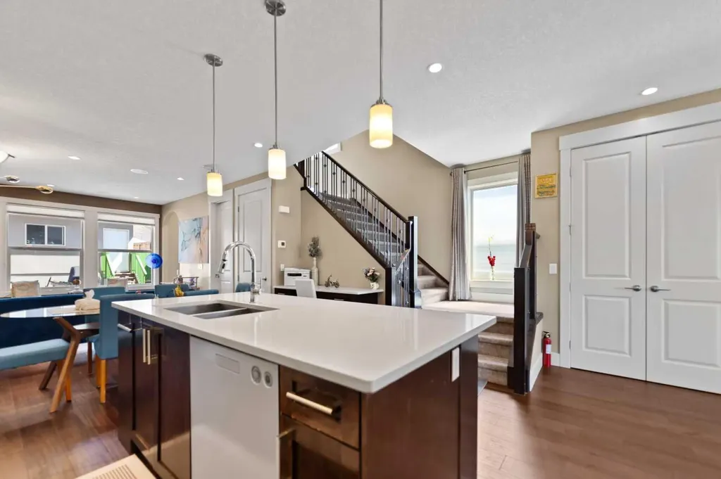 4410 17 Avenue NW Calgary AB T3B 0N8
