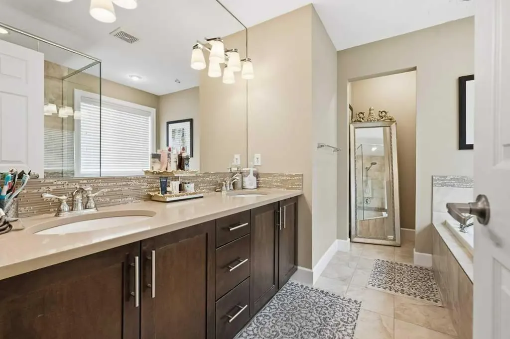 148 Viewpointe Terrace Chestermere AB T1X 0P9