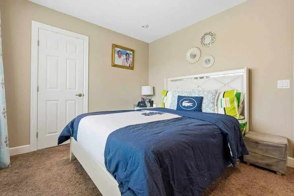 148 Viewpointe Terrace Chestermere AB T1X 0P9