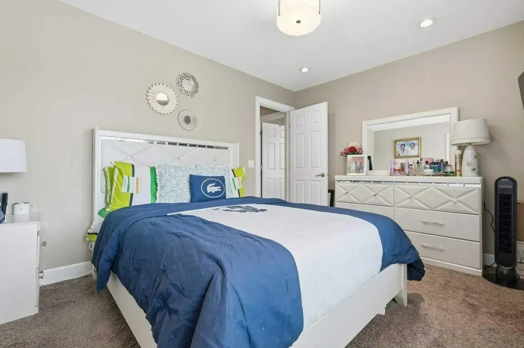 148 Viewpointe Terrace Chestermere AB T1X 0P9