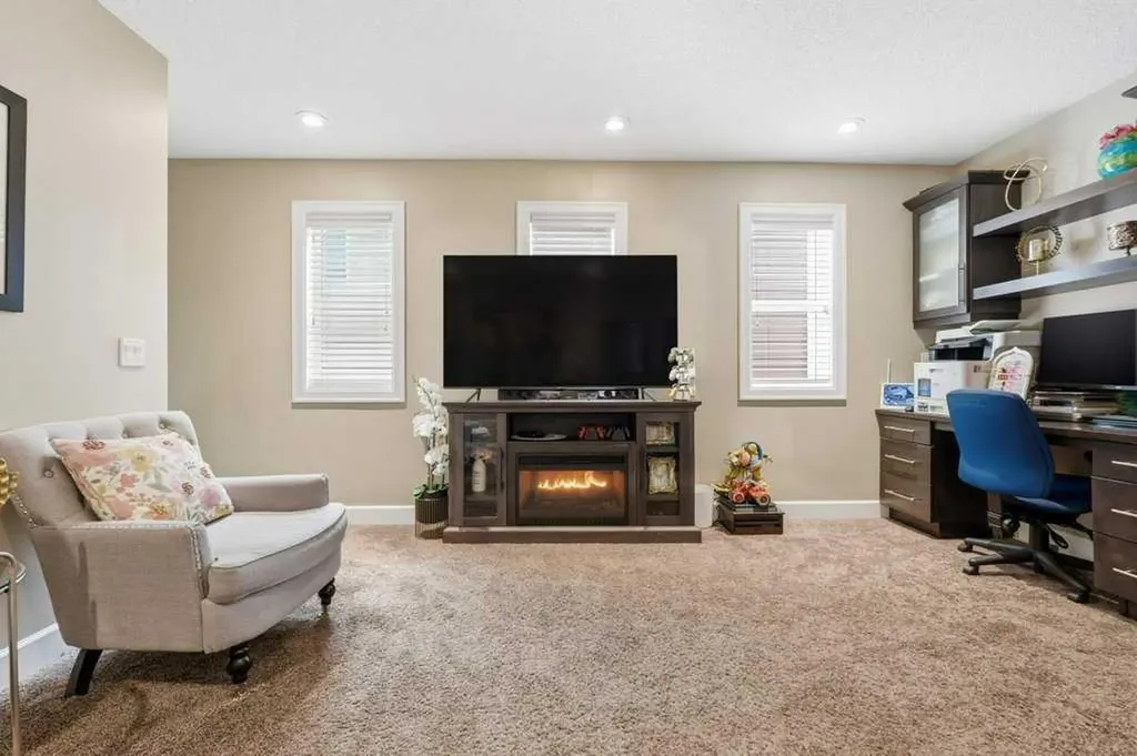 148 Viewpointe Terrace Chestermere AB T1X 0P9