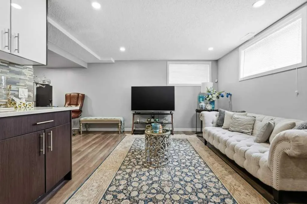 148 Viewpointe Terrace Chestermere AB T1X 0P9