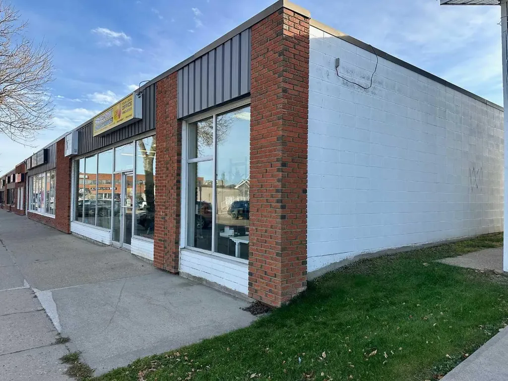 4915 51 Avenue Whitecourt AB T7S 1M2
