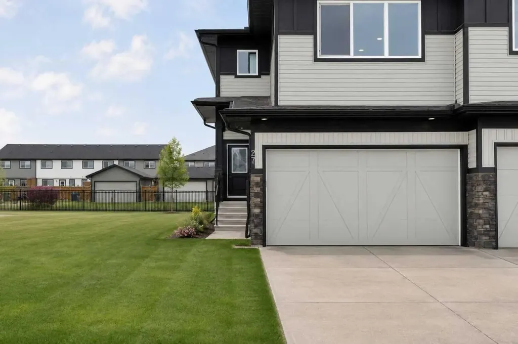 27 Linden Place Rural Red Deer County AB T4E 3C4