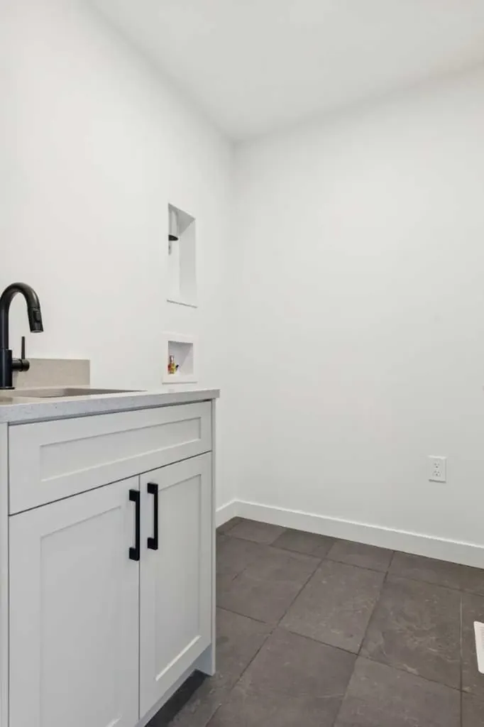 27 Linden Place Rural Red Deer County AB T4E 3C4